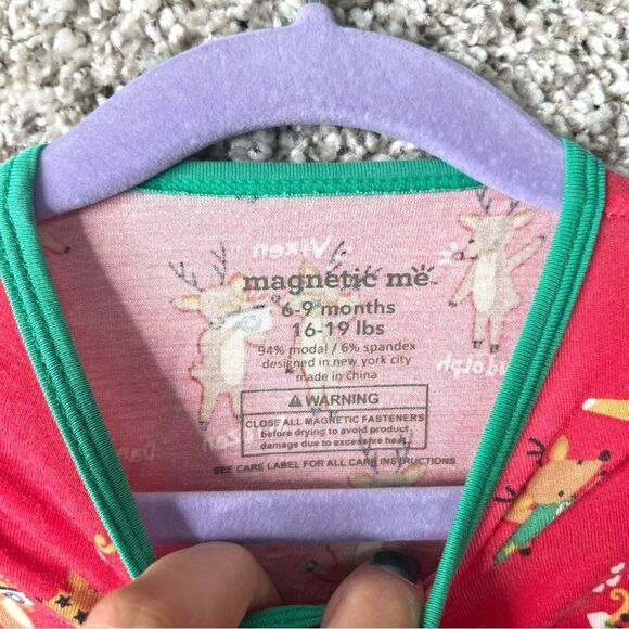 Magnetic Me Pajamas Baby 6-9M Red Reindeer Print Footie Onesie - Picture 3 of 6